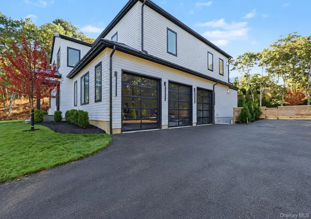 Photo 3 of Single family home for sale at 5 Terrace Ave, Southampton, NY 11968 | MLS# 1063820 | Listing updated on 2026-10-29