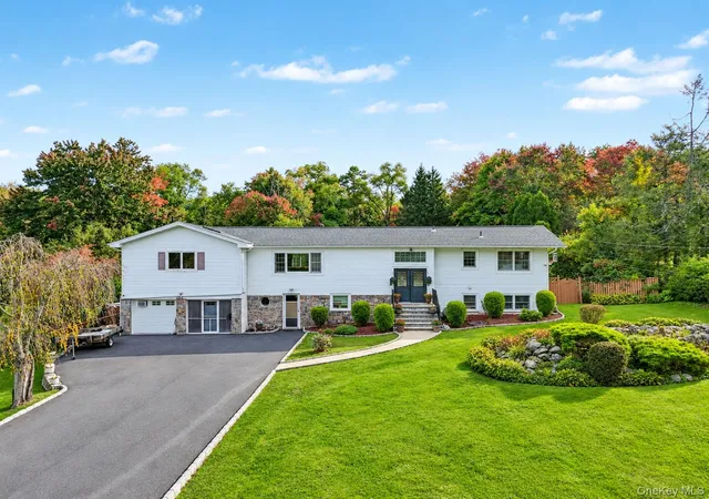Photo 1 of Single family home for sale at 52 Mountain Brk Dr, Southeast, NY 10509 | MLS# 1063842 | Listing updated on 2026-10-27