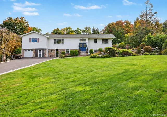 Photo 3 of Single family home for sale at 52 Mountain Brk Dr, Southeast, NY 10509 | MLS# 1063842 | Listing updated on 2026-10-27