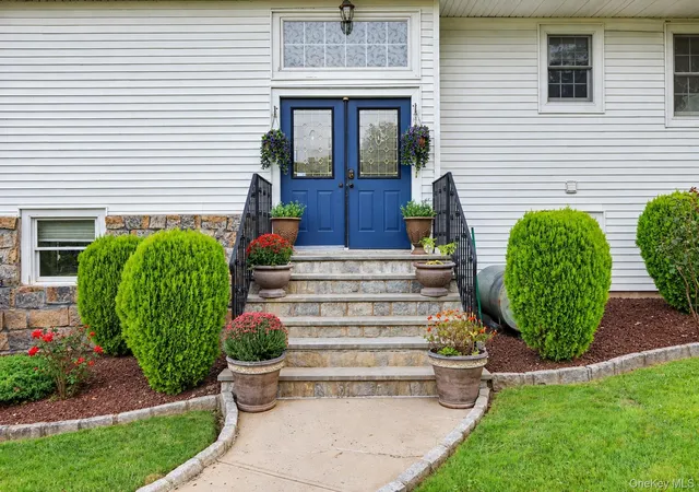 Photo 2 of Single family home for sale at 52 Mountain Brk Dr, Southeast, NY 10509 | MLS# 1063842 | Listing updated on 2026-10-27