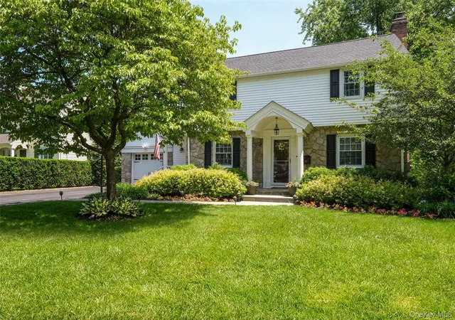 Photo 1 of Single family home for sale at 130 Siwanoy Blvd, Eastchester, NY 10709 | MLS# 1063845 | Listing updated on 2026-10-28