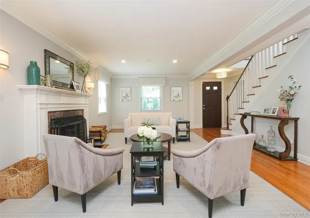 Photo 3 of Single family home for sale at 130 Siwanoy Blvd, Eastchester, NY 10709 | MLS# 1063845 | Listing updated on 2026-10-28