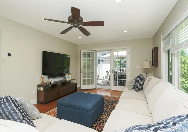 Photo 4 of Single family home for sale at 130 Siwanoy Blvd, Eastchester, NY 10709 | MLS# 1063845 | Listing updated on 2026-10-28