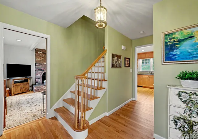 Photo 3 of Single family home for sale at 167 Holbrook Ln, Ossining, NY 10510 | MLS# 1063847 | Listing updated on 2026-10-23