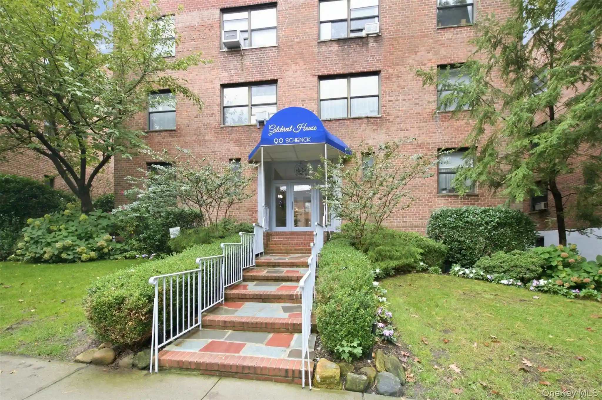 Listing Photo 1 - Condo for sale in 90 Schenck located at 90 Schenck, Great Neck, NY 11590 - Unit #3M
