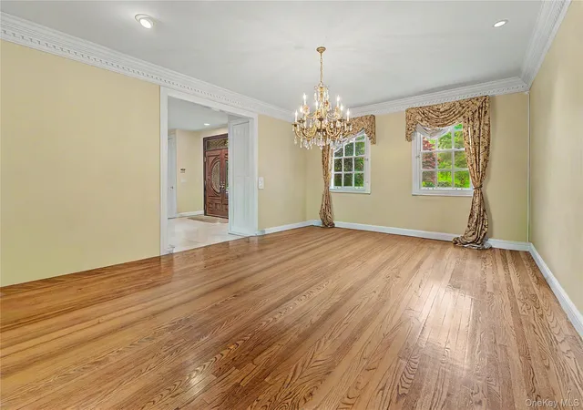 Photo 4 of Single family home for sale at 12 Chauncey Pl, Oyster Bay, NY 11797 | MLS# 1063885 | Listing updated on 2026-10-29