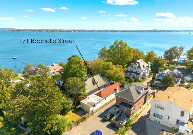 Single family home for sale at 171 Rochelle St, New York, NY 10464 | MLS# 1063910