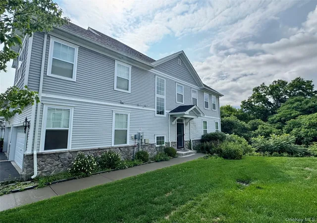 Photo 1 of Single family home for sale at 95 Meadow View Dr, Wallkill, NY 10940 | MLS# 1063951 | Listing updated on 2026-10-21