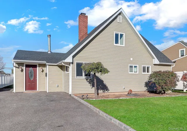 Single family home for sale at 24 Wheelbarrow Ln, Hempstead, NY 11793 | MLS# 1063956