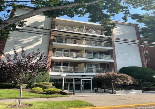 Condo for sale at 110 Brooklyn Ave #3K, Hempstead, NY 11520 | MLS# 1063959