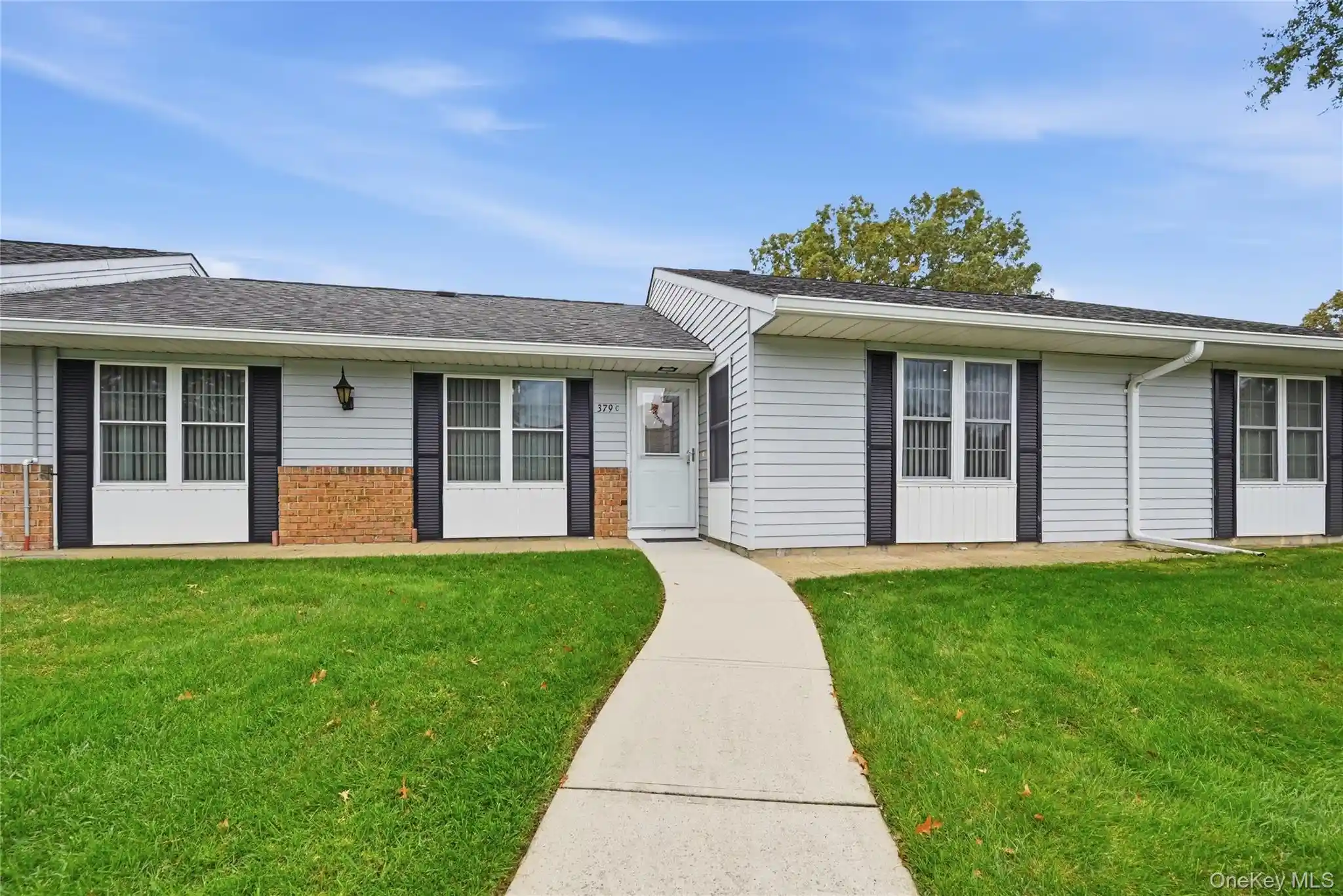 Listing Photo 1 - Condo for sale in 379C Woodbridge Dr located at 379C Woodbridge Dr, Brookhaven, NY 11719 - Unit 379c Woodbridge Dr