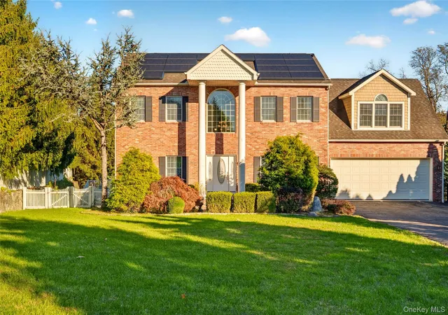 Single family home for sale at 6 Gualtiere Ln, Ossining, NY 10562 | MLS# 1063979