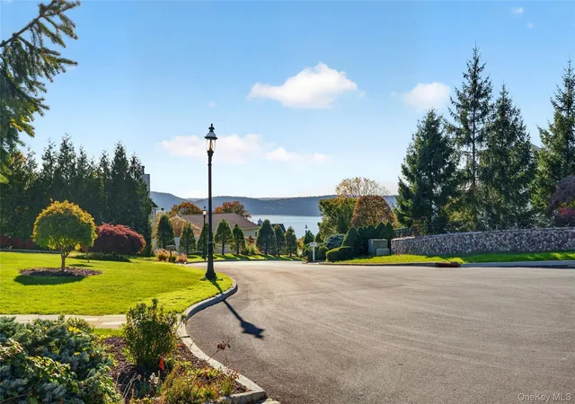Photo 3 of Single family home for sale at 6 Gualtiere Ln, Ossining, NY 10562 | MLS# 1063979 | Listing updated on 2026-10-22