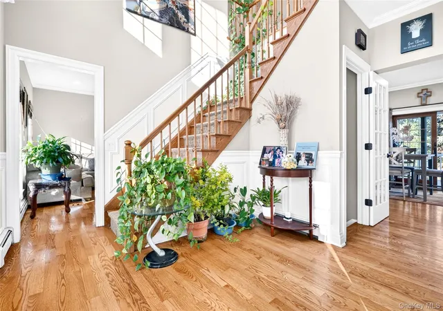 Photo 3 of Single family home for sale at 6 Gualtiere Ln, Ossining, NY 10562 | MLS# 1063979 | Listing updated on 2026-10-22