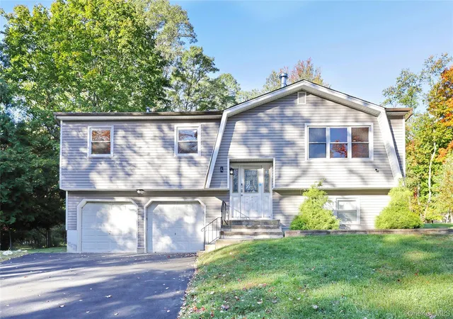 Single family home for sale at 4 Earl Ct, Ramapo, NY 10952 | MLS# 1063985