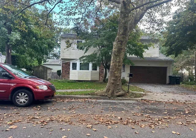 Single family home for sale at 4 Shire Ct, Huntington, NY 11740 | MLS# 1063992