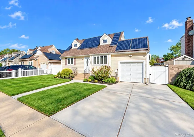 Photo 1 of Single family home for sale at 33 Nims Ave, West Babylon, NY 11704 | MLS# 1063999 | Listing updated on 2026-10-27