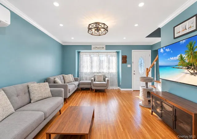 Photo 4 of Single family home for sale at 33 Nims Ave, West Babylon, NY 11704 | MLS# 1063999 | Listing updated on 2026-10-27