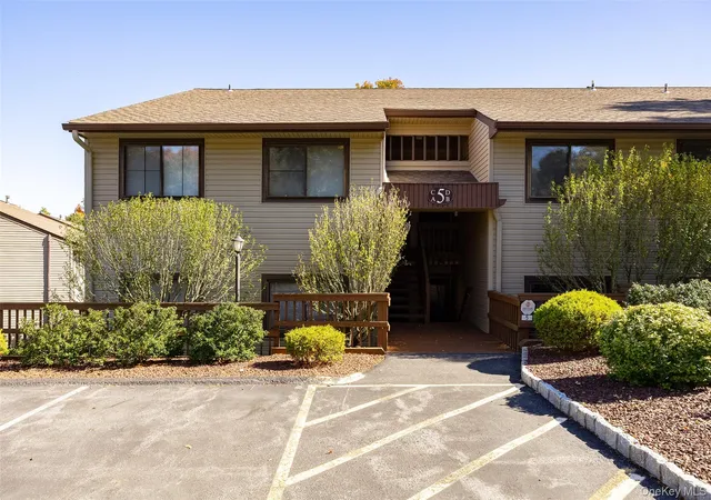 Condo for sale at 5 Downing Pl #D, Poughkeepsie, NY 12603 | MLS# 1064047