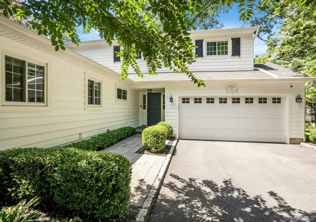 Photo 1 of Single family home for sale at 18 Hampton Rd, North Hempstead, NY 11050 | MLS# 1064065 | Listing updated on 2026-10-25