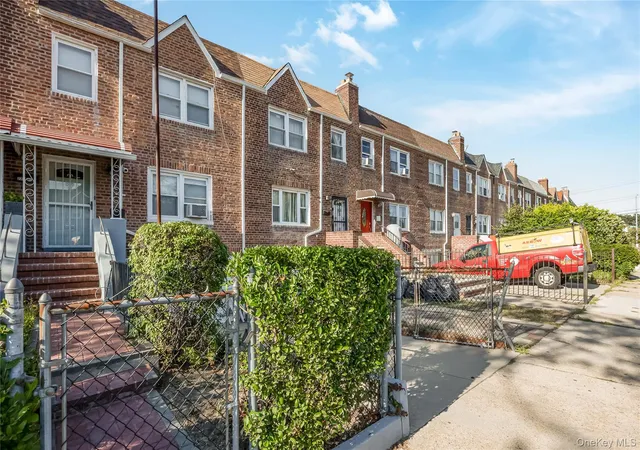 Single family home for sale at 22533 Murdock Ave, New York, NY 11429 | MLS# 1064092