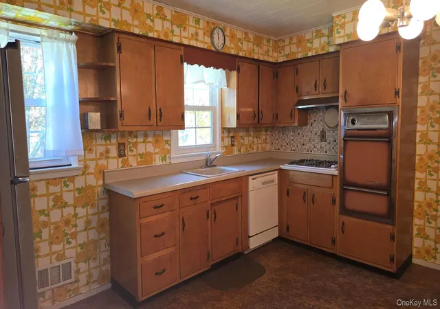 Photo 1 of Single family home for sale at 115 Park Ave, Thompson, NY 12701 | MLS# 1064112 | Listing updated on 2026-10-27