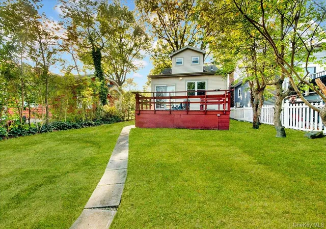 Listing Photo 2 - Condo for sale in building located at 8 Soundview Ter, New York, NY 10465 - Unit #8