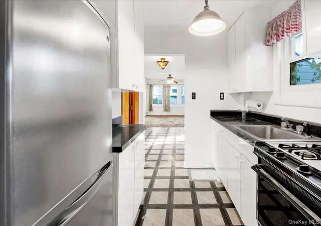 Photo 4 of House for sale at 71 Balsam Pl #71, New York, NY 10465 | MLS# 1064118 | Listing updated on 2026-10-26