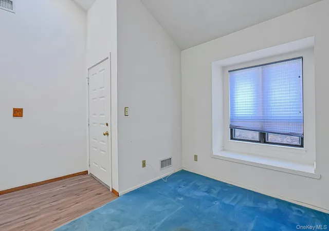 Photo 4 of Single family home for sale at 53 Hudson Watch Dr, Ossining, NY 10562 | MLS# 1064126 | Listing updated on 2026-10-28