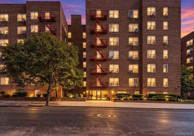 Condo for sale at 33-25 90 Street #1G, New York, NY 11372 | MLS# 1064130