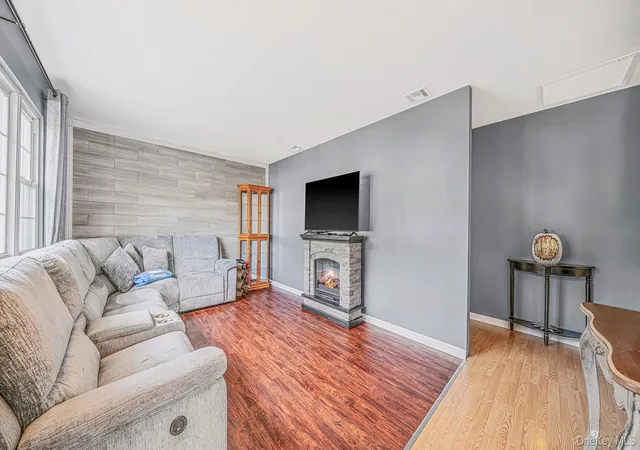 Photo 3 of Single family home for sale at 20 44th Street, Islip, NY 11751 | MLS# 1064145 | Listing updated on 2026-10-24