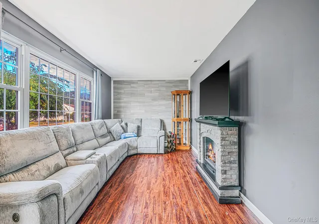 Photo 4 of Single family home for sale at 20 44th Street, Islip, NY 11751 | MLS# 1064145 | Listing updated on 2026-10-24