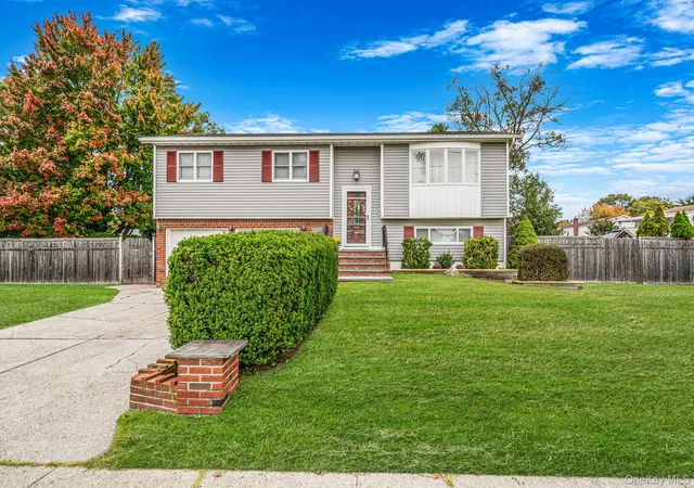 Photo 1 of Single family home for sale at 247 Orourke St, Islip, NY 11717 | MLS# 1064147 | Listing updated on 2026-10-24