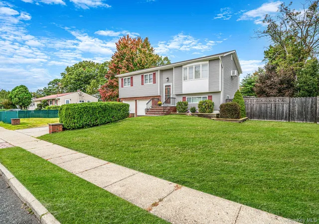 Photo 2 of Single family home for sale at 247 Orourke St, Islip, NY 11717 | MLS# 1064147 | Listing updated on 2026-10-24