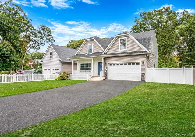Photo 2 of Single family home for sale at 205 Kohr Rd, Smithtown, NY 11754 | MLS# 1064178 | Listing updated on 2026-10-28