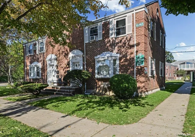Photo 2 of House for sale at 254-03 74th Avenue #B Upper, New York, NY 11004 | MLS# 1064179 | Listing updated on 2026-10-24