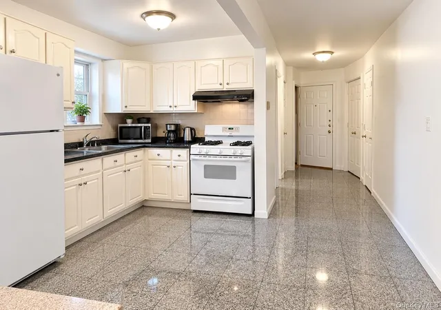 Photo 2 of House for sale at 4177 Summit, New York, NY 11355 | MLS# 1064181 | Listing updated on 2026-10-20