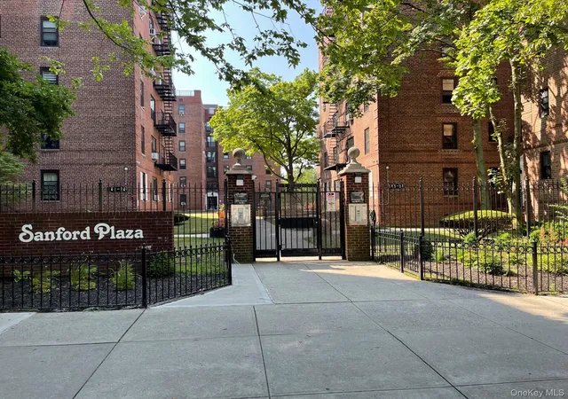 Condo for sale at 144-54 Sanford Ave #45, New York, NY 11355 | MLS# 1064188