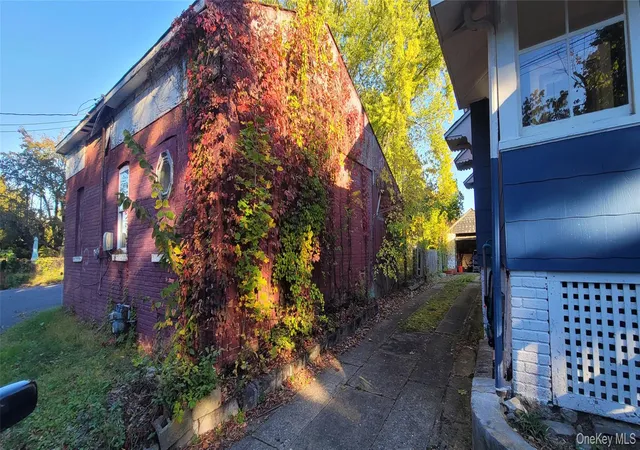 Photo 2 of Single family home for sale at 5 Ora St, New Windsor, NY 12553 | MLS# 1064205 | Listing updated on 2026-10-29