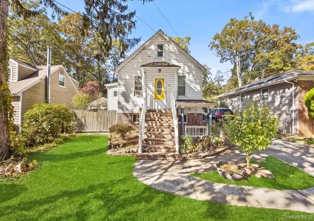 Photo 1 of Single family home for sale at 213 Melville Rd, Huntington, NY 11746 | MLS# 1064210 | Listing updated on 2026-10-29