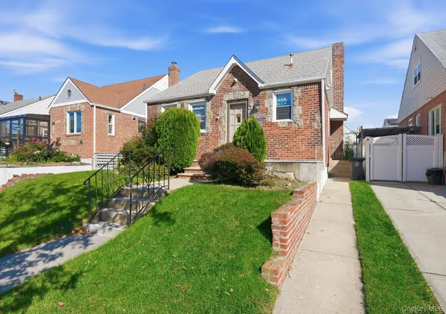 Photo 1 of Single family home for sale at 5035 192nd Street, New York, NY 11365 | MLS# 1064211 | Listing updated on 2026-10-27