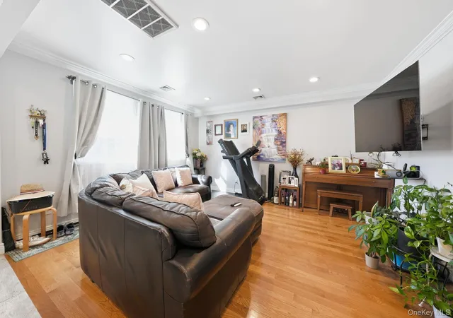 Photo 2 of Single family home for sale at 5035 192nd Street, New York, NY 11365 | MLS# 1064211 | Listing updated on 2026-10-27