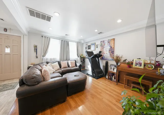 Photo 3 of Single family home for sale at 5035 192nd Street, New York, NY 11365 | MLS# 1064211 | Listing updated on 2026-10-27