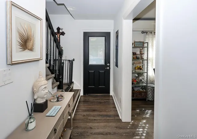 Photo 3 of Single family home for sale at 25 Centre St, Yonkers, NY 10701 | MLS# 1064227 | Listing updated on 2026-10-24
