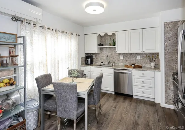 Photo 4 of Single family home for sale at 25 Centre St, Yonkers, NY 10701 | MLS# 1064227 | Listing updated on 2026-10-24