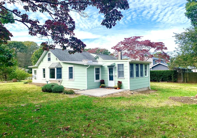 Photo 1 of Single family home for sale at 2000 Cox Neck Rd, Southold, NY 11952 | MLS# 1064233 | Listing updated on 2026-10-27