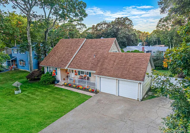 Single family home for sale at 246 Lake Ave S, Smithtown, NY 11767 | MLS# 1064265