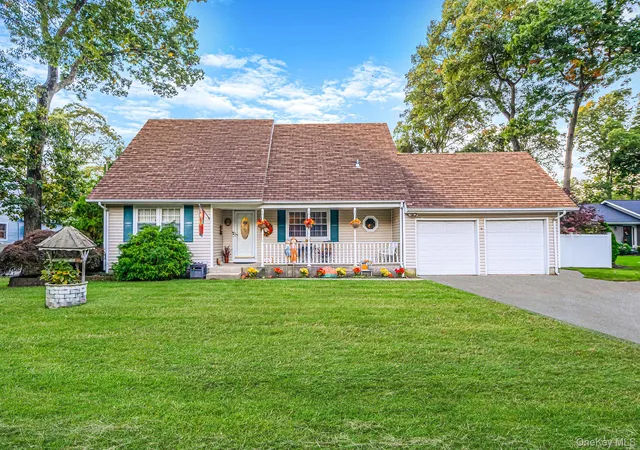 Photo 1 of Single family home for sale at 246 Lake Ave S, Smithtown, NY 11767 | MLS# 1064265 | Listing updated on 2026-10-24