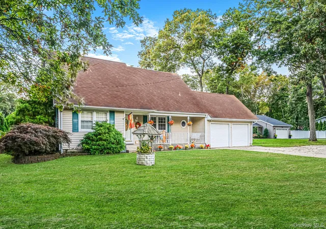 Photo 2 of Single family home for sale at 246 Lake Ave S, Smithtown, NY 11767 | MLS# 1064265 | Listing updated on 2026-10-24
