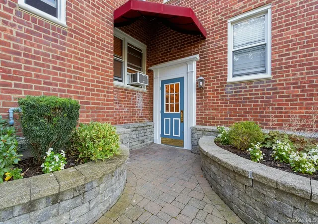 Photo 3 of Condo for sale at 9 Bryant Crescent #2N, White Plains, NY 10605 | MLS# 1064266 | Listing updated on 2026-10-20